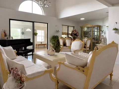 Living - 499 Chicago Woods Cir, Orlando, FL 32824 photo 2 of 2