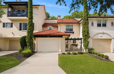 1118 Avenida De Las Casas, Lady Lake, FL 32159