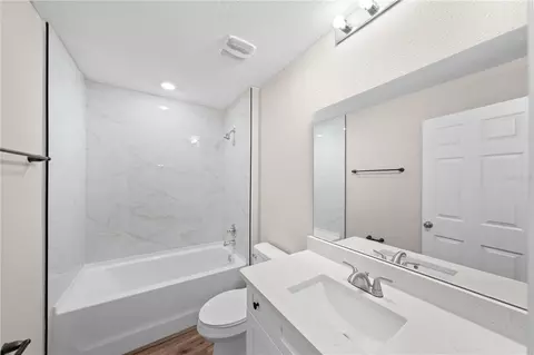 Bath - 6026 NW 65th St, Ocala, FL 34482 photo 1 of 5