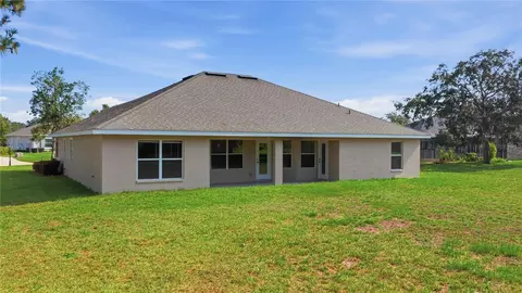 Exterior - 334 Lake Dr, Ocala, FL 34472 photo 5 of 6
