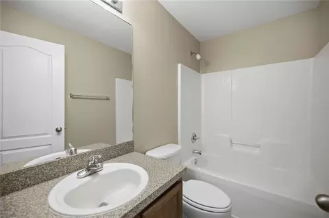 Bath - 334 Lake Dr, Ocala, FL 34472 photo 2 of 3