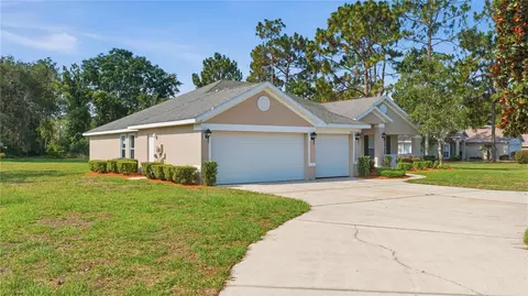 Exterior - 334 Lake Dr, Ocala, FL 34472 photo 2 of 6