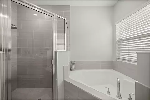 Bath - 4227 SE 11th Ave, Ocala, FL 34480 photo 3 of 4