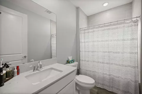 Bath - 4227 SE 11th Ave, Ocala, FL 34480 photo 1 of 4