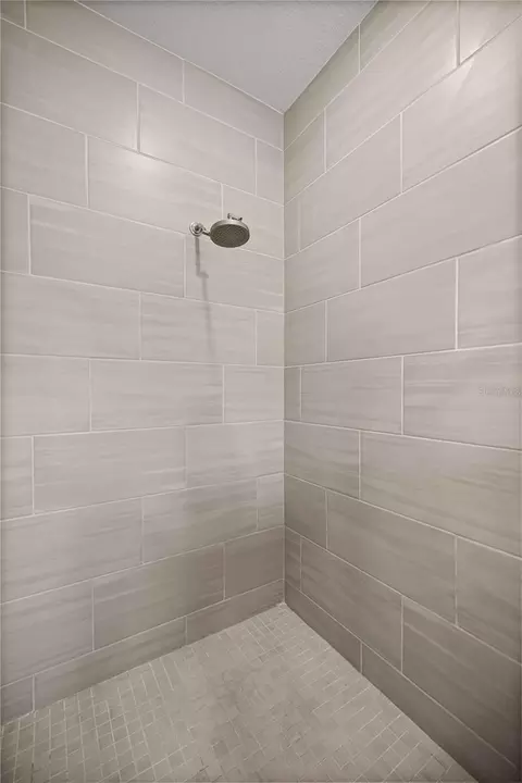 Bath - 4227 SE 11th Ave, Ocala, FL 34480 photo 4 of 4