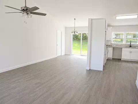 Living - 340 Emerald Rd, Ocala, FL 34472 photo 1 of 2