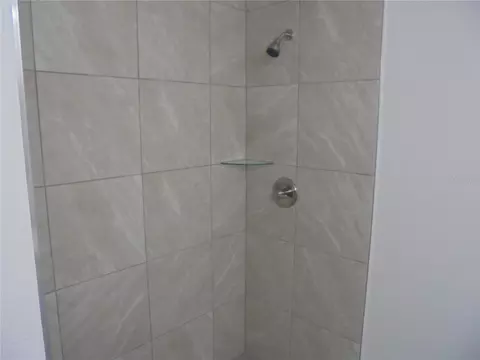 Bath - 340 Emerald Rd, Ocala, FL 34472 photo 3 of 3