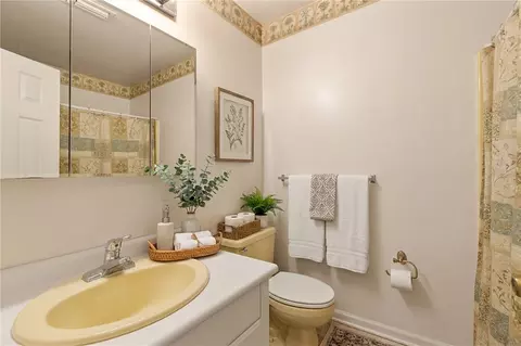 Bath - 3151 NE 176th Ter, Williston, FL 32696 photo 3 of 3