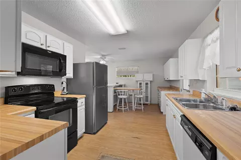 Kitchen - 3151 NE 176th Ter, Williston, FL 32696 photo 1 of 5