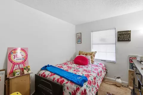 Bedroom - 1736 NW 26th Pl, Ocala, FL 34475 photo 3 of 5