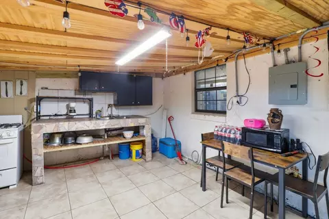 Kitchen - 1736 NW 26th Pl, Ocala, FL 34475 photo 4 of 4