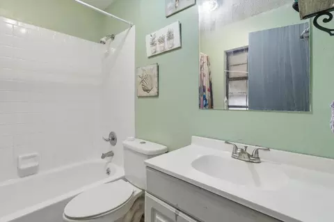 Bath - 1736 NW 26th Pl, Ocala, FL 34475 photo 2 of 4
