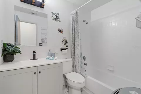 Bath - 1736 NW 26th Pl, Ocala, FL 34475 photo 1 of 4
