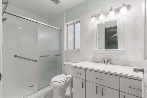 Bath - 6046 SW 98 Loop, Ocala, FL 34476 photo 1 of 2