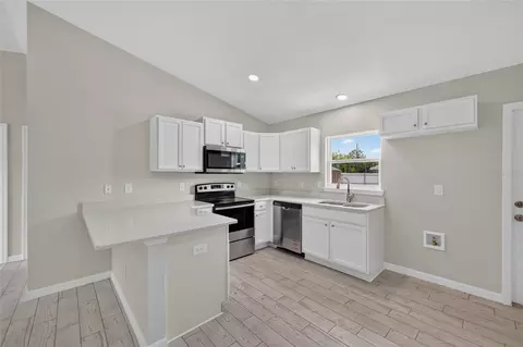 Kitchen - 8 Oak Circle Trce, Ocala, FL 34472 photo 1 of 2