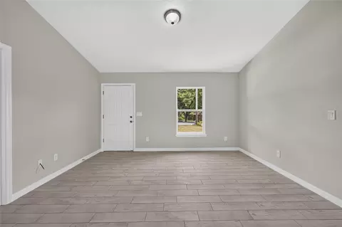 Living - 8 Oak Circle Trce, Ocala, FL 34472 photo 3 of 4