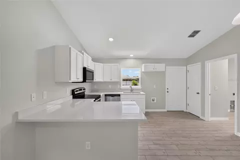 Kitchen - 8 Oak Circle Trce, Ocala, FL 34472 photo 2 of 2