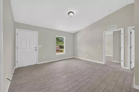 Living - 8 Oak Circle Trce, Ocala, FL 34472 photo 4 of 4