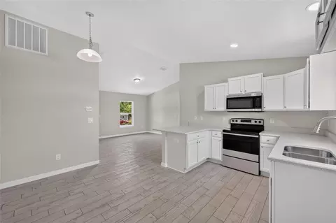 Entry Way - 8 Oak Circle Trce, Ocala, FL 34472 photo 5 of 6