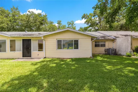 Exterior - 8874 SW 95th St #E, Ocala, FL 34481 photo 5 of 7