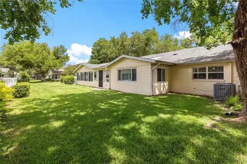 Exterior - 8874 SW 95th St #E, Ocala, FL 34481 photo 6 of 7