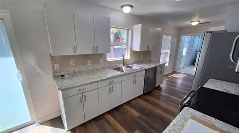 Kitchen - 80 Pecan Pass, Ocala, FL 34472 photo 2 of 2