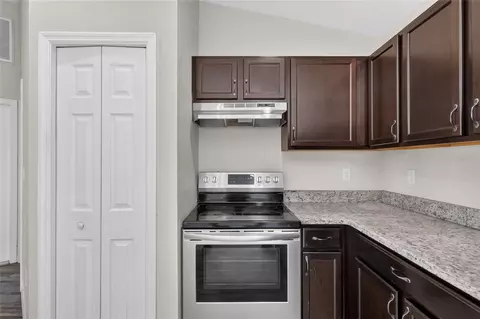 Kitchen - 8111 SW 132nd Loop, Ocala, FL 34473 photo 4 of 7