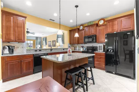 Kitchen - 9530 SW 70th Loop, Ocala, FL 34481 photo 5 of 5
