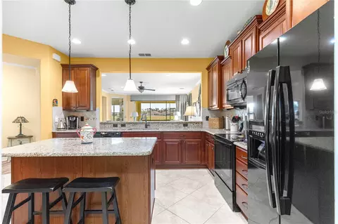 Kitchen - 9530 SW 70th Loop, Ocala, FL 34481 photo 4 of 5