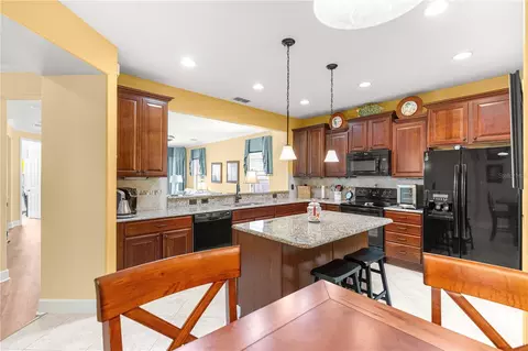Kitchen - 9530 SW 70th Loop, Ocala, FL 34481 photo 2 of 5