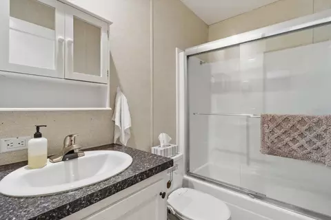 Bath - 4370 E Amherst St, Hernando, FL 34442 photo 3 of 3