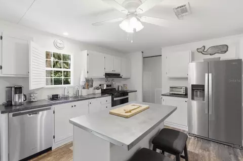 Kitchen - 4370 E Amherst St, Hernando, FL 34442 photo 3 of 4