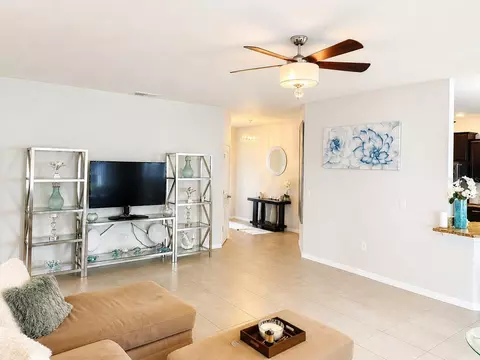 Living - 5254 SE 91st St, Ocala, FL 34480 photo 2 of 2