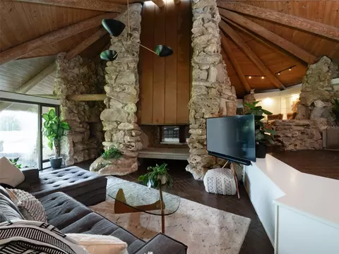 Living - 8351 NW 110th St, Reddick, FL 32686 photo 1 of 3