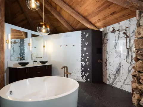 Bath - 8351 NW 110th St, Reddick, FL 32686 photo 1 of 5