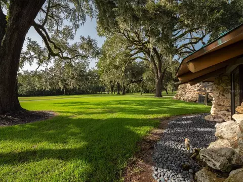 Exterior - 8351 NW 110th St, Reddick, FL 32686 photo 3 of 9