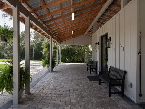 Exterior - 8351 NW 110th St, Reddick, FL 32686 photo 6 of 9
