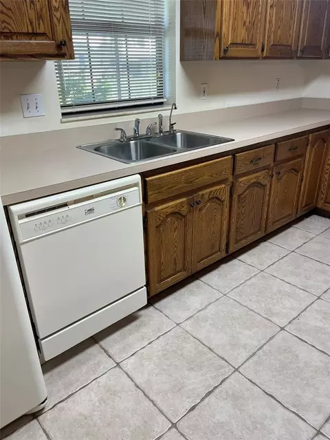 Kitchen - 8451 SW 14th Ln, Okeechobee, FL 34974 photo 3 of 3