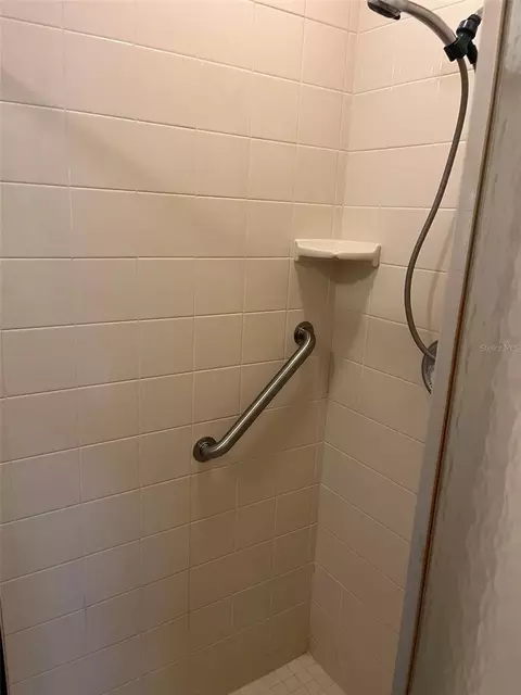Bath - 8451 SW 14th Ln, Okeechobee, FL 34974 photo 1 of 7