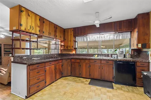 Kitchen - 18951 SE 15th St, Williston, FL 32696 photo 3 of 3