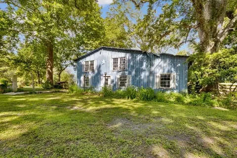 Exterior - 18951 SE 15th St, Williston, FL 32696 photo 11 of 14