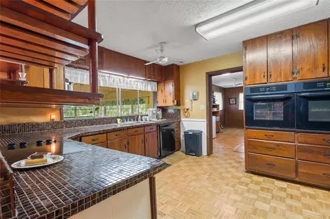 Kitchen - 18951 SE 15th St, Williston, FL 32696 photo 1 of 3