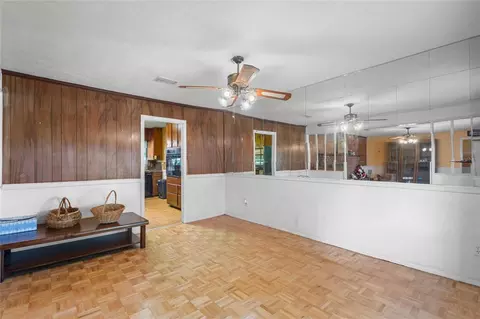 Living - 18951 SE 15th St, Williston, FL 32696 photo 2 of 6