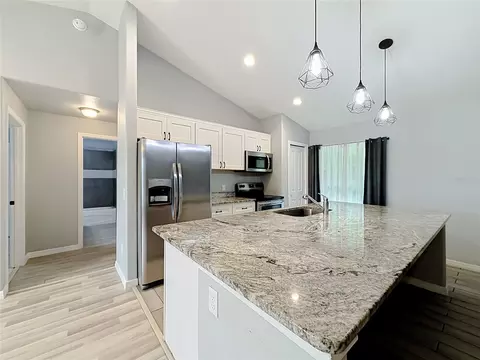 Kitchen - 33 Juniper Pass Ter, Ocala, FL 34480 photo 4 of 7