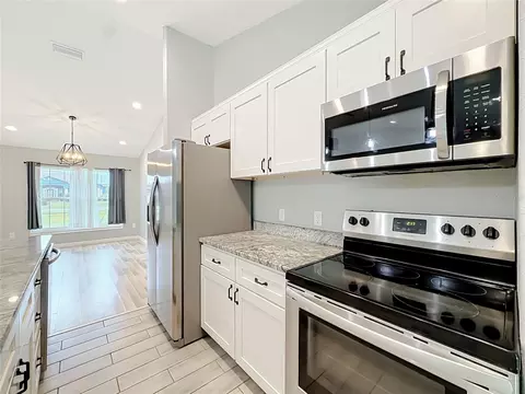 Kitchen - 33 Juniper Pass Ter, Ocala, FL 34480 photo 3 of 7