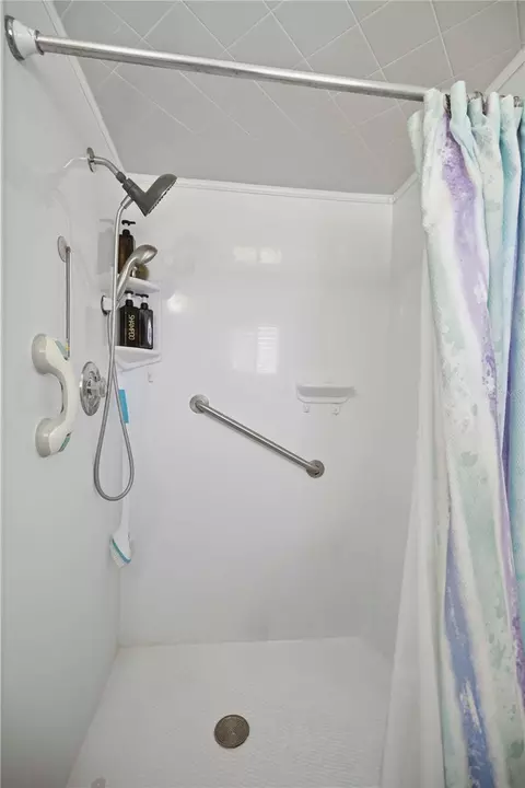 Bath - 11151 SW 76th Ave, Ocala, FL 34476 photo 3 of 3