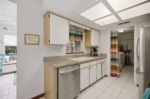 Kitchen - 11151 SW 76th Ave, Ocala, FL 34476 photo 1 of 2