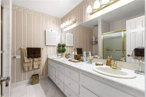 Bath - 3963 SE 15th St, Ocala, FL 34471 photo 2 of 2