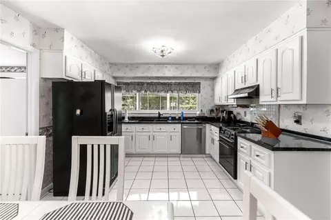 Kitchen - 3963 SE 15th St, Ocala, FL 34471 photo 1 of 1