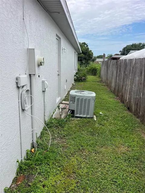 Exterior - 3049 SE 38th Ave, Okeechobee, FL 34974 photo 2 of 4